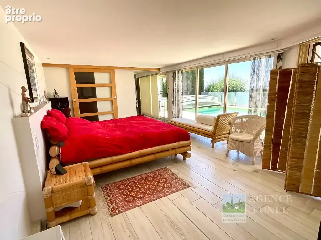 Splendide Villa Contemporaine 5 Chambres - Terrain 1699 m2 avec Piscine - Vue Panoramique - Espace bien-être - photo 19