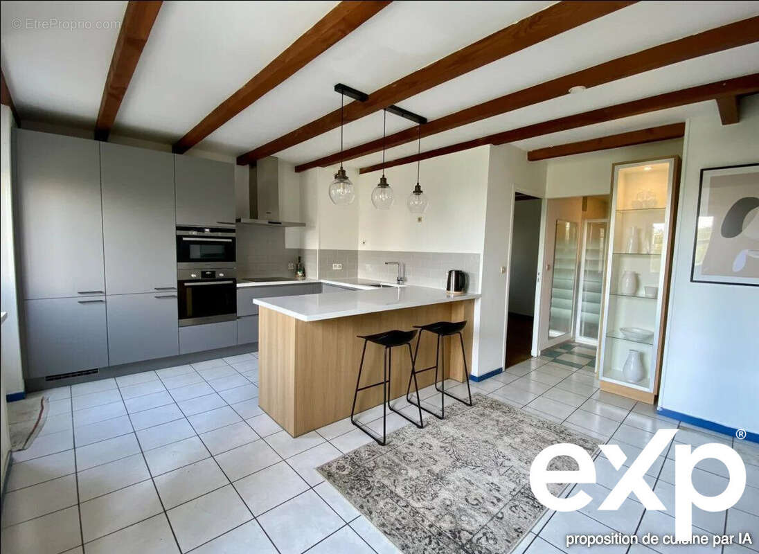 Maison à BOURCEFRANC-LE-CHAPUS