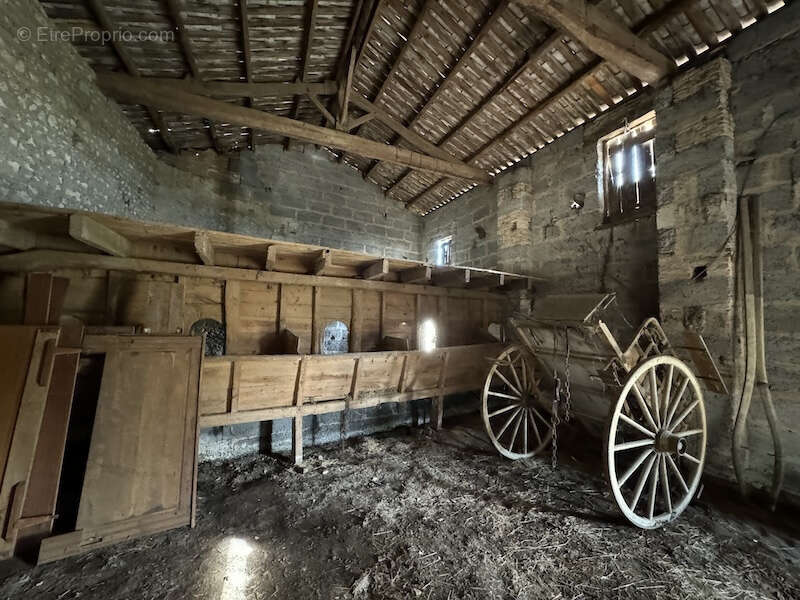 Maison à SAINT-MARTIN-DE-COUX