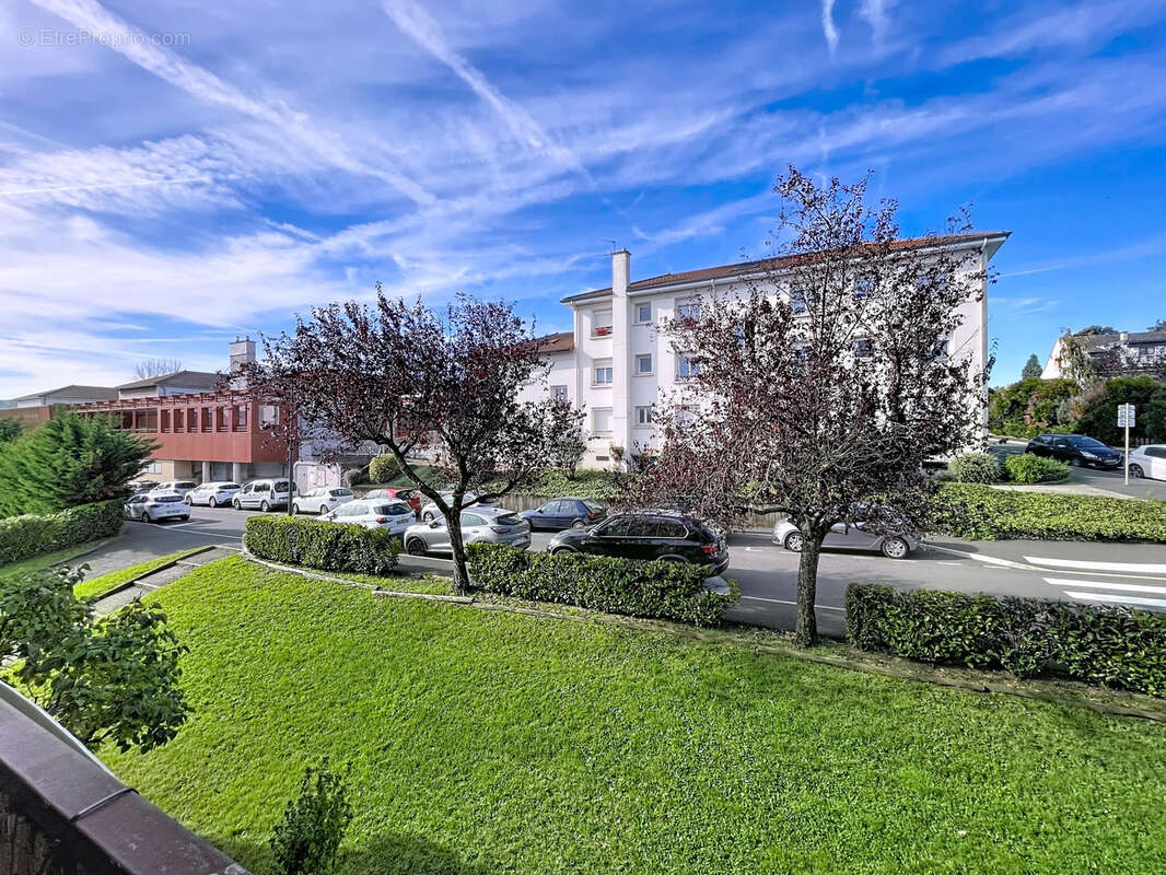Appartement à SAINT-GENEST-LERPT