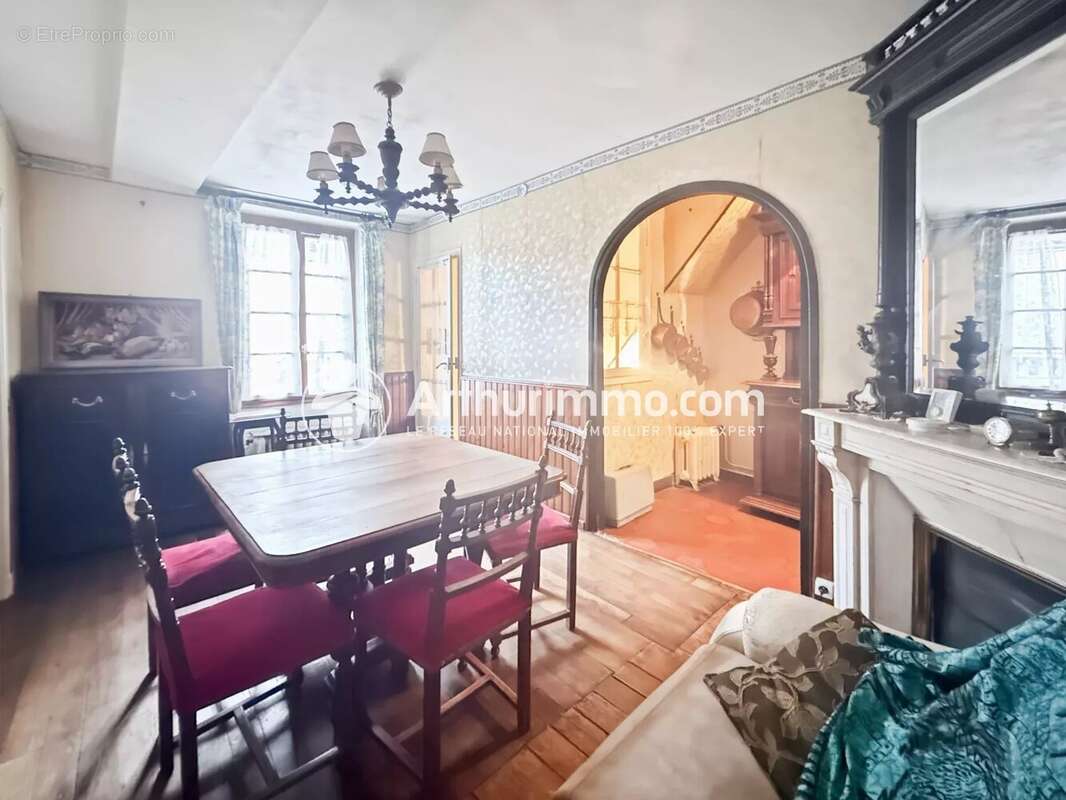 Maison à ETIOLLES