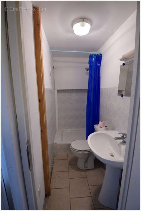 Local/bureau à vendre LA COUARDE SUR MER (17), local commercial premium - photo 12