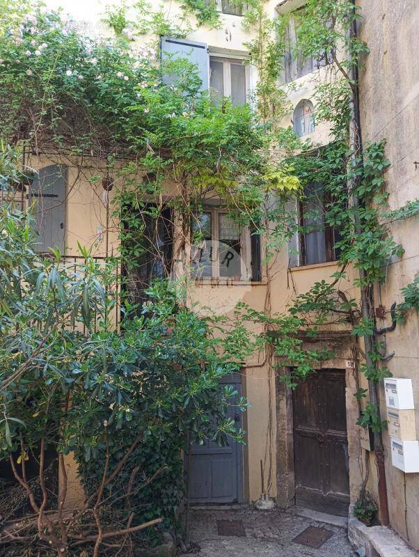 Appartement à ENTRECASTEAUX