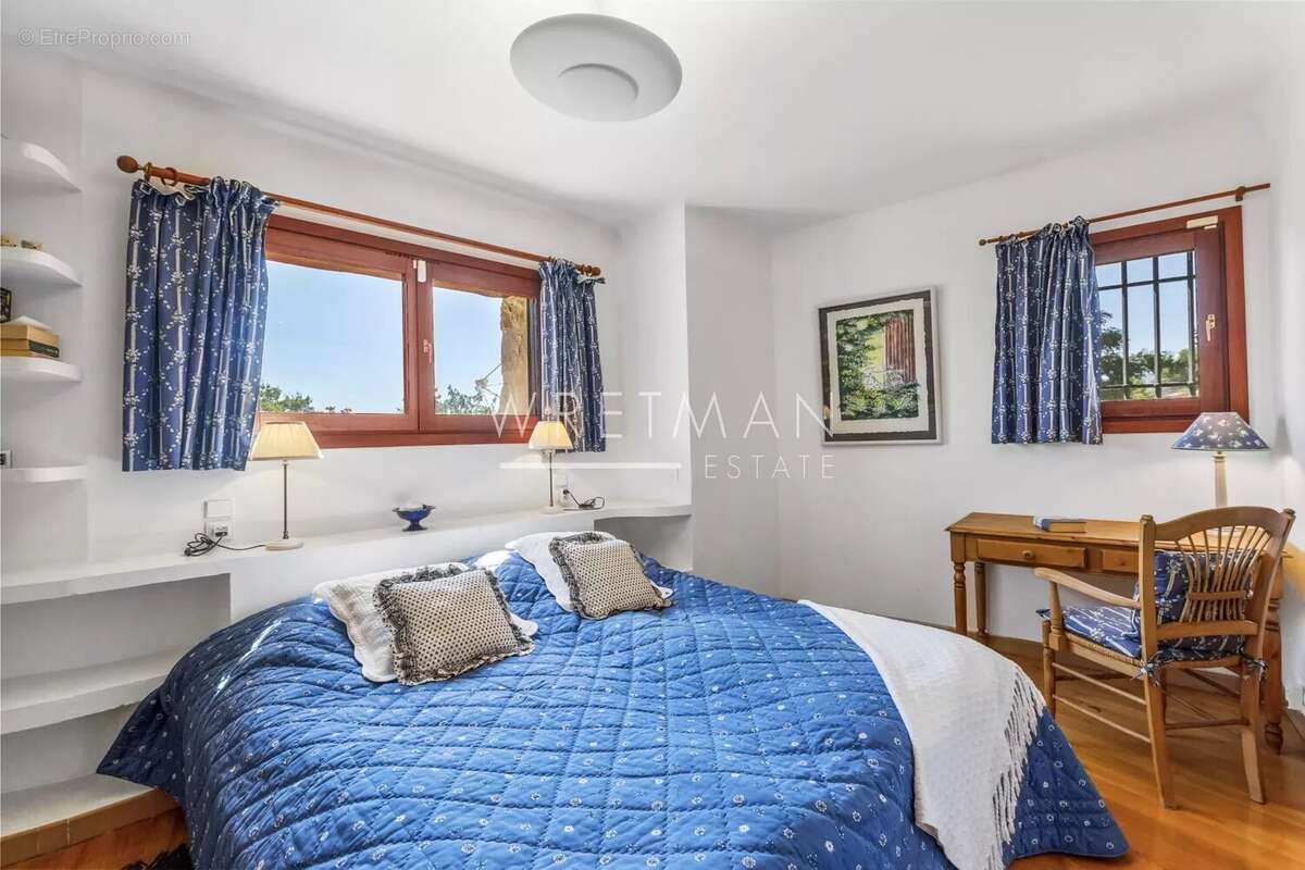 Maison à TOURRETTES-SUR-LOUP