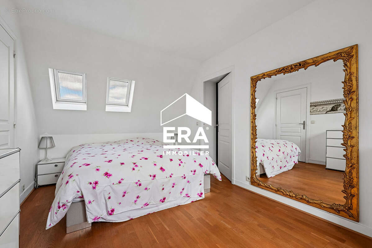 Appartement à PARIS-8E