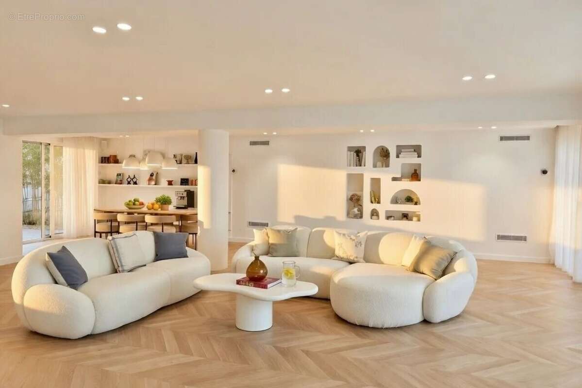 Maison à SAINT-MAUR-DES-FOSSES