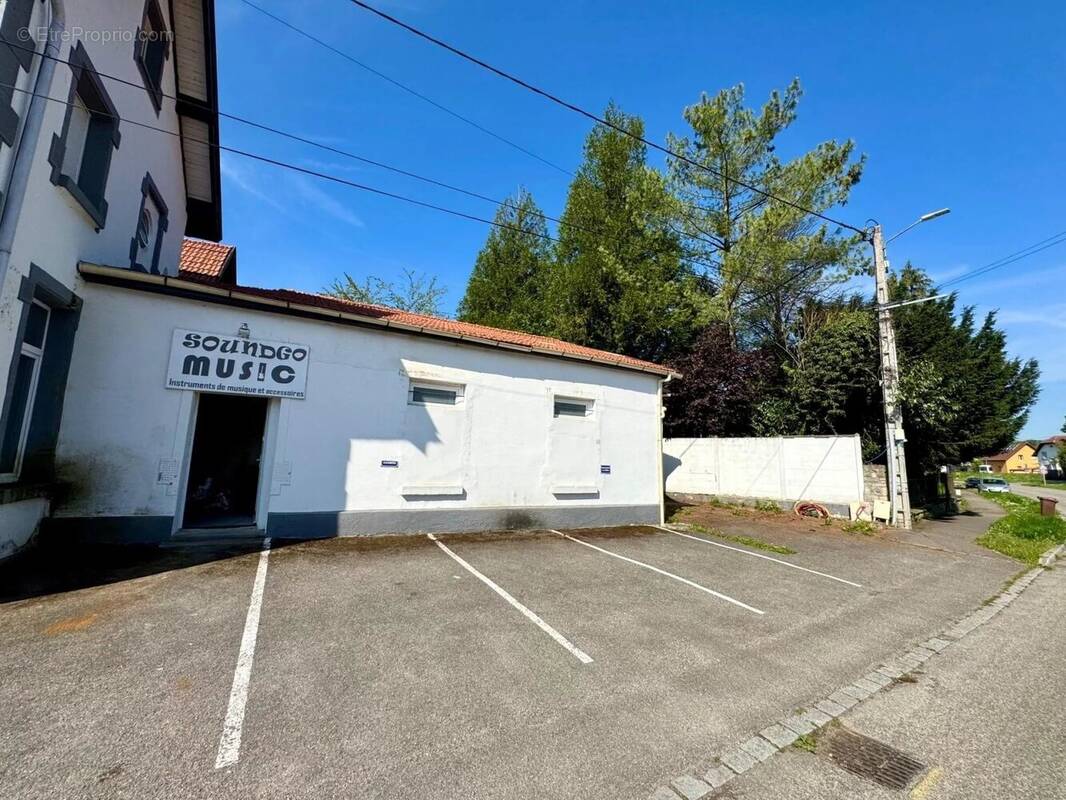 Commerce à HIRSINGUE