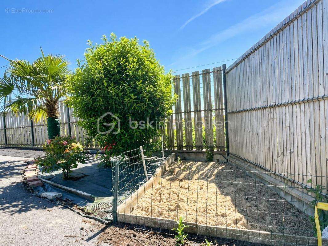 La chapelle-neuve - charmante maison - 6 pieces - vie plain pied - jardin clos et arbore - photo 10