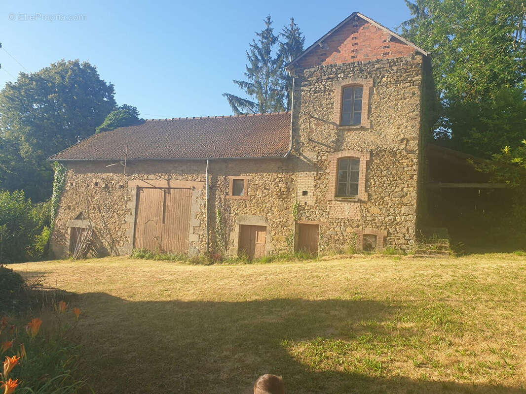 Maison à SAINT-SULPICE-LAURIERE