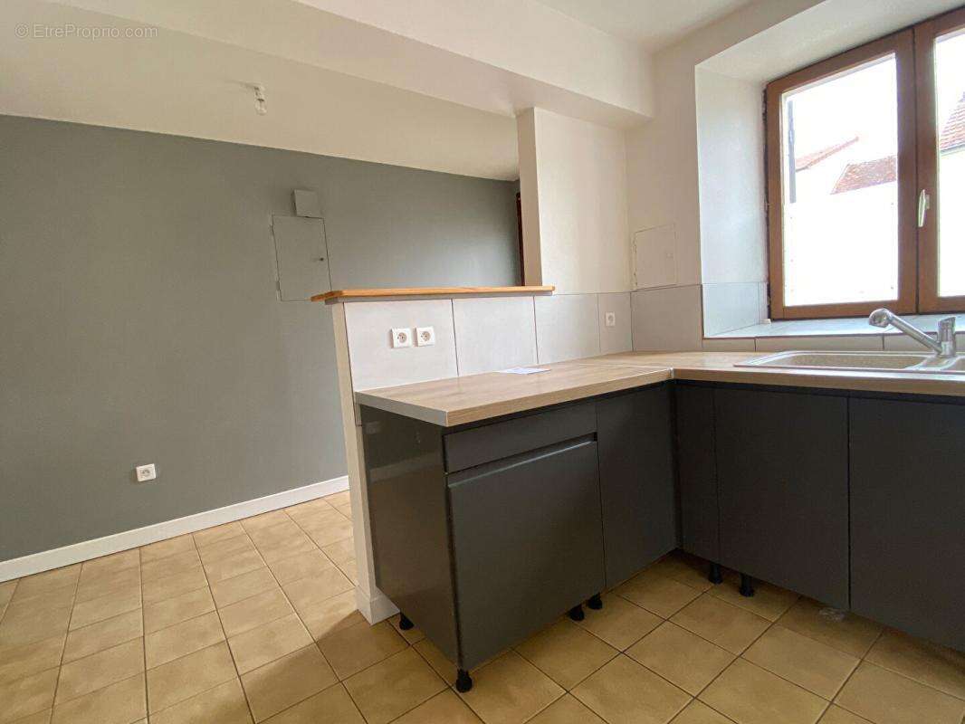 Maison à VILLENEUVE-SUR-BELLOT