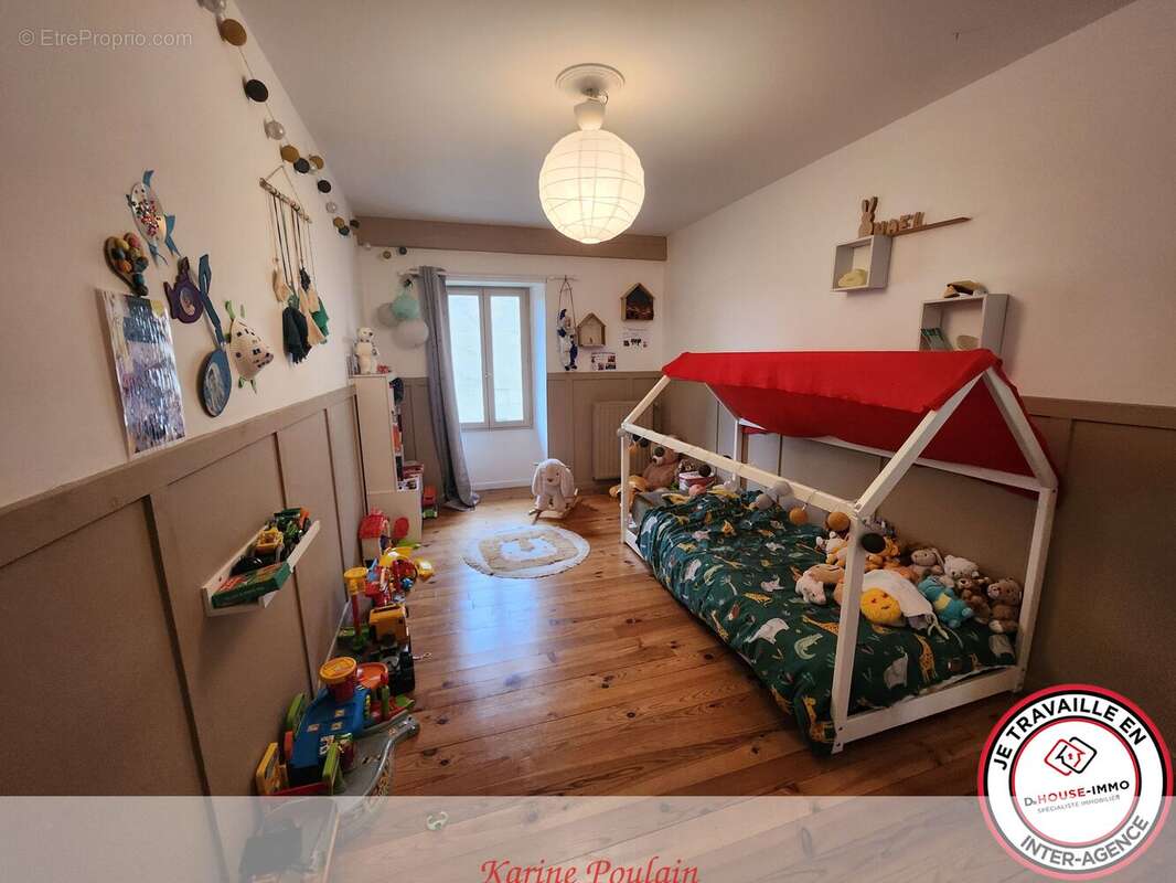 Maison à AMBARES-ET-LAGRAVE