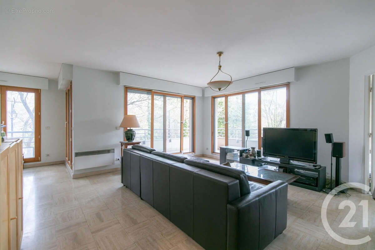 Appartement à SAINT-MAUR-DES-FOSSES
