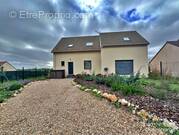 Maison à NEAUPHLETTE