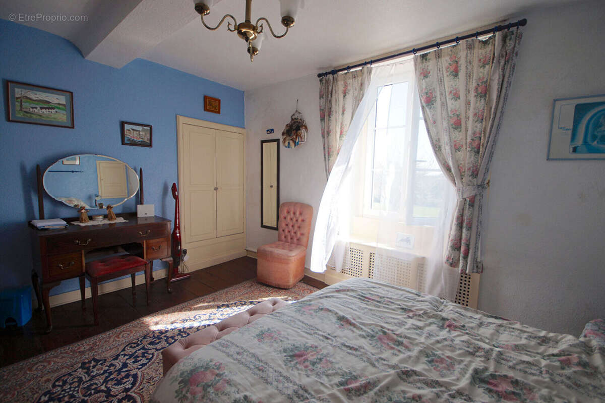 Maison à NOTRE-DAME-DE-CENILLY