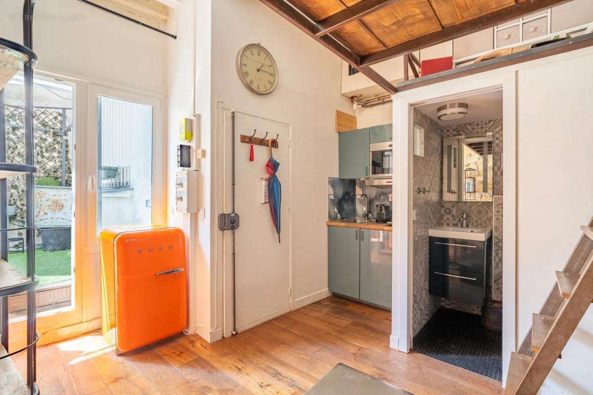 Appartement à PARIS-1E