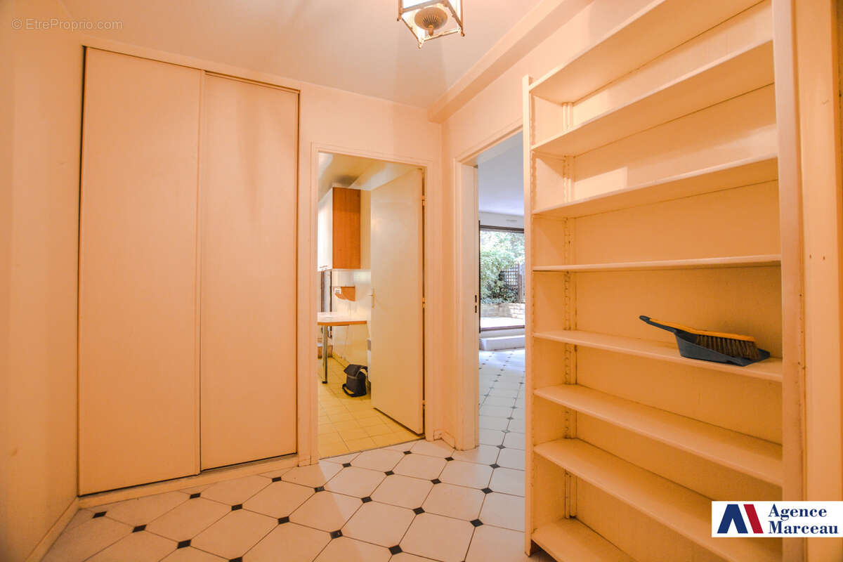 Appartement à COURBEVOIE