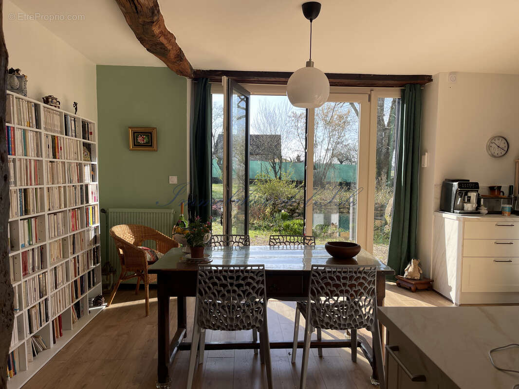 Maison à COULAURES