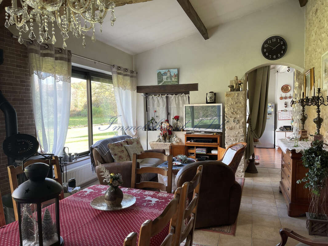 Maison à SAINT-CREPIN-D'AUBEROCHE
