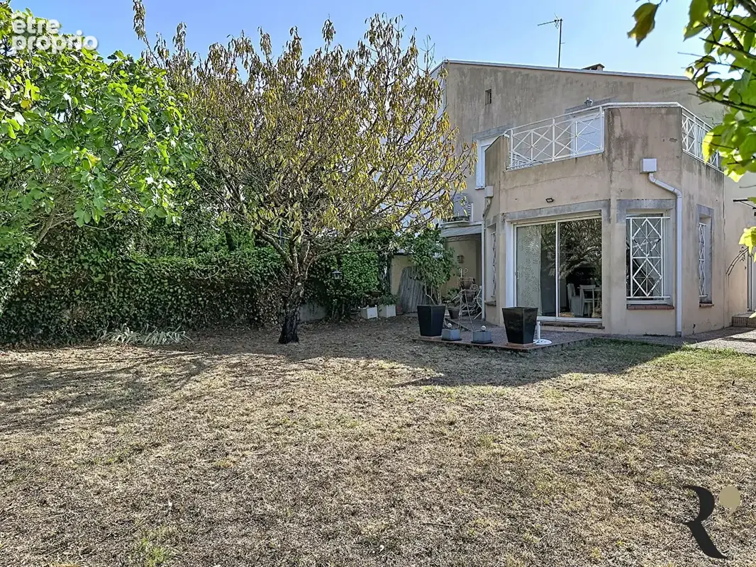 Toulouse, Cote Pavée / Maison T6 de charme 153 m² avec garage et jardin ! - photo 21
