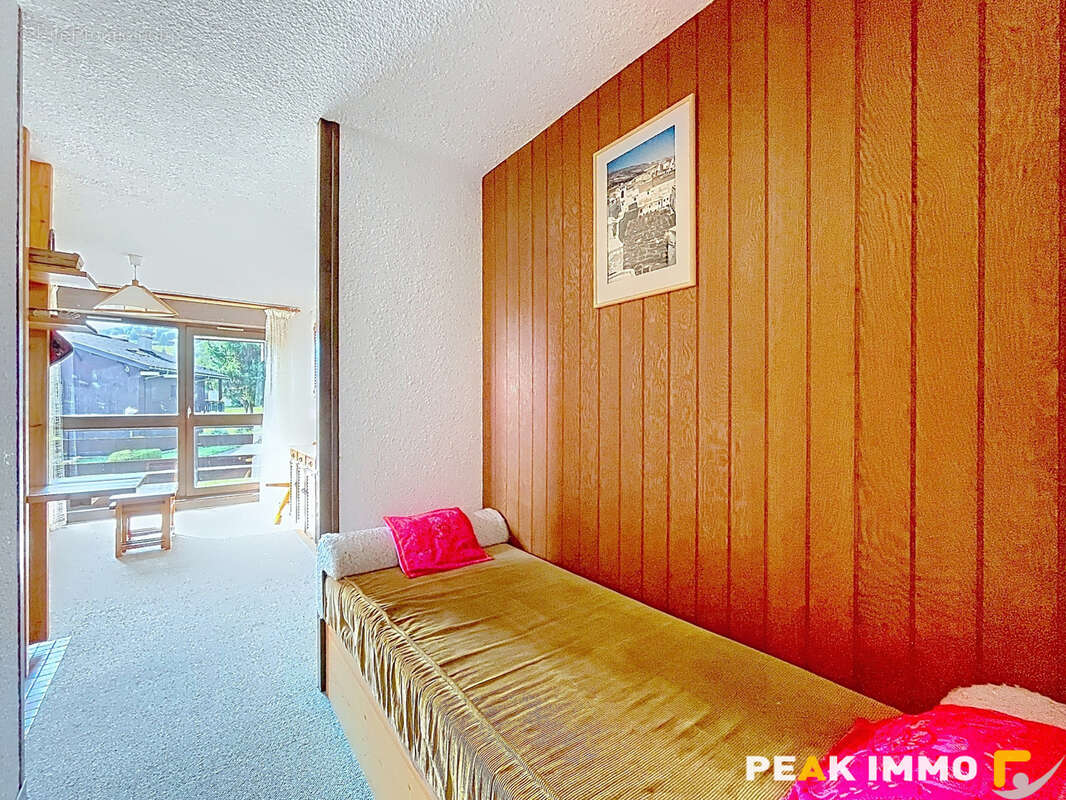 F2 + chambre cabine et alcôve - 36 m2 - Combloux - photo 11