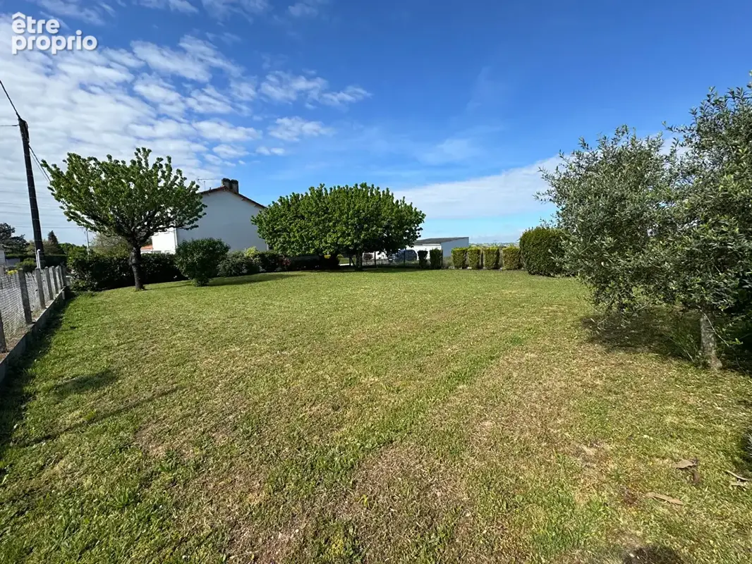 Terrain Balzac 500 m2 · 49 000 €