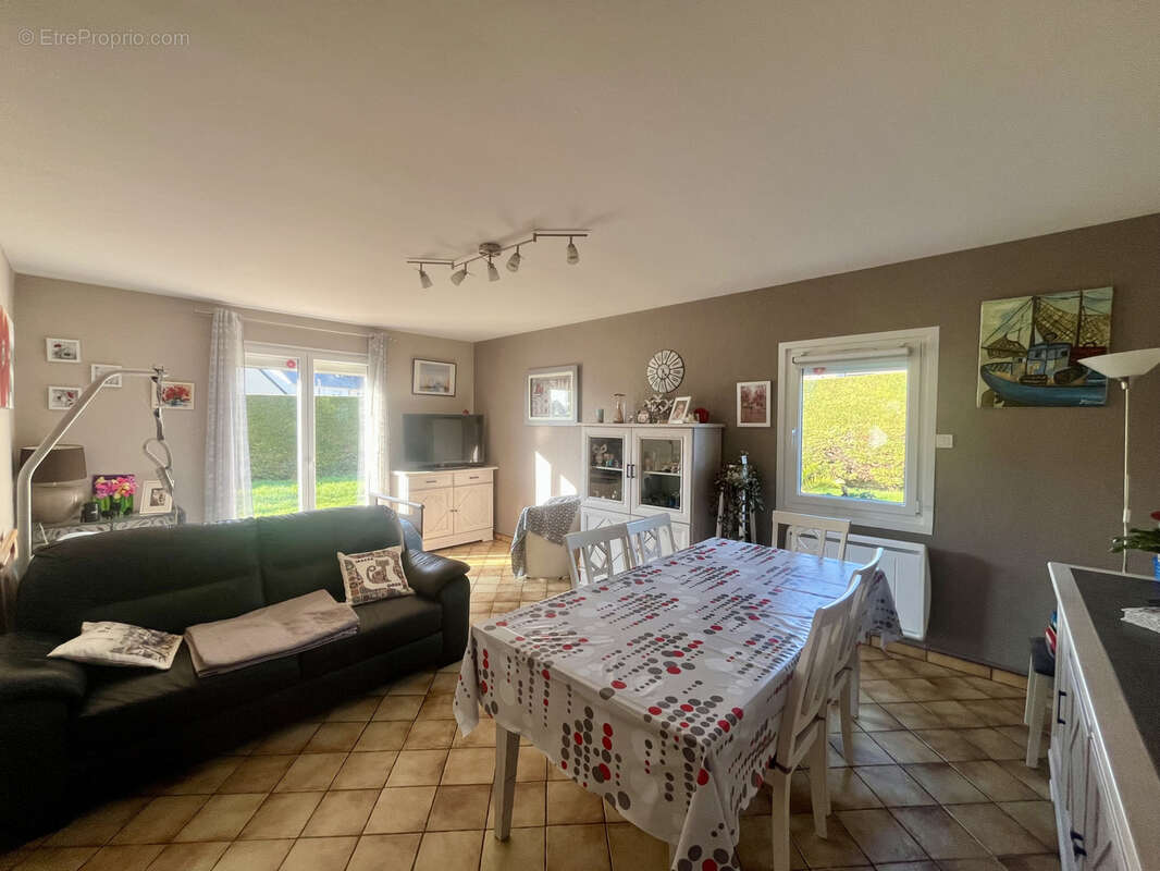 Maison à PORT-EN-BESSIN-HUPPAIN