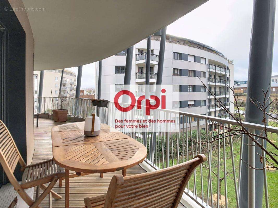 Appartement à ISSY-LES-MOULINEAUX
