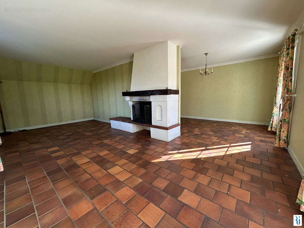 Maison à SAINT-PIERRE-DE-VARENGEVILLE