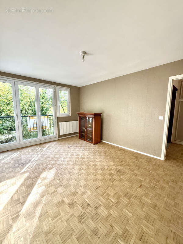 Appartement à VILLIERS-SUR-ORGE