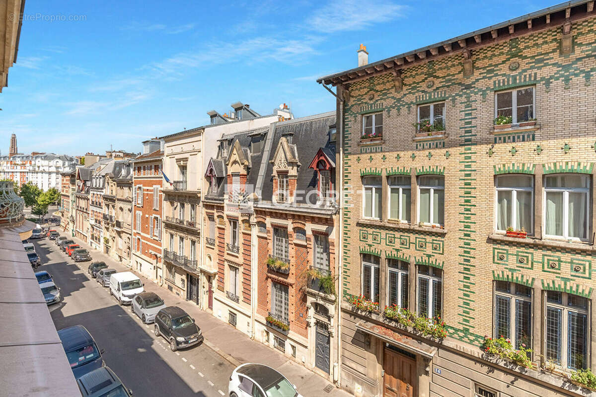 Dernier etage - calme - lumineux - refait a neuf - photo 18