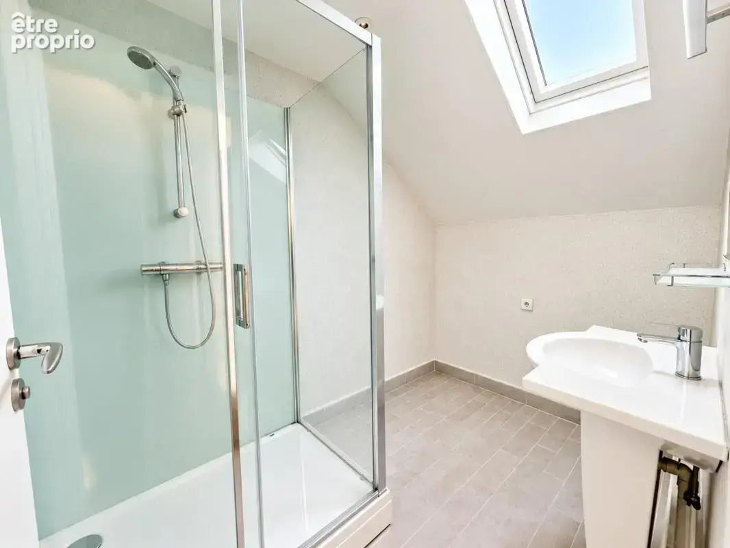 Loft contemporain au Mans – Pièce de vie 80 m² – 3 chambres – Terrasse – Garage - photo 15