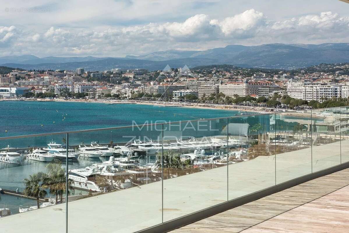 Appartement à CANNES