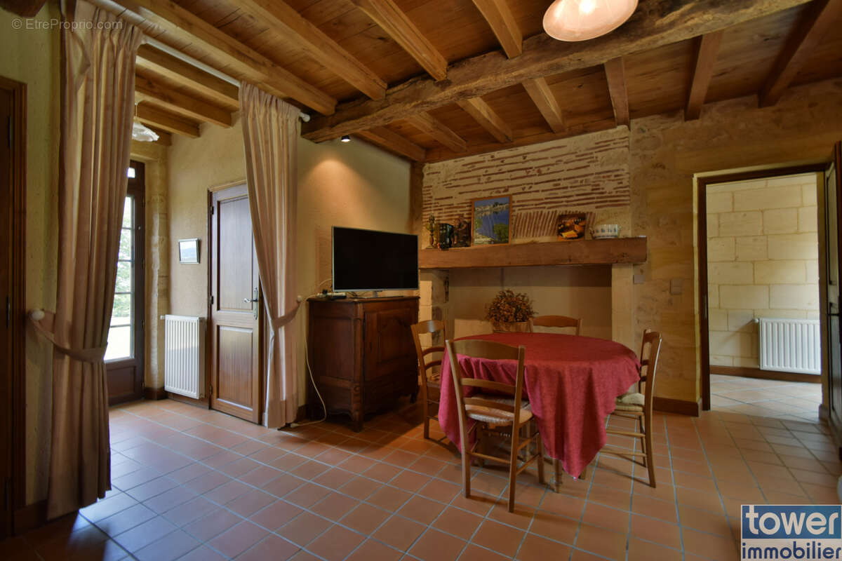 Proche Bergerac belle propriété de 4 hectares, demeure en pierre avec dépendances - photo 21