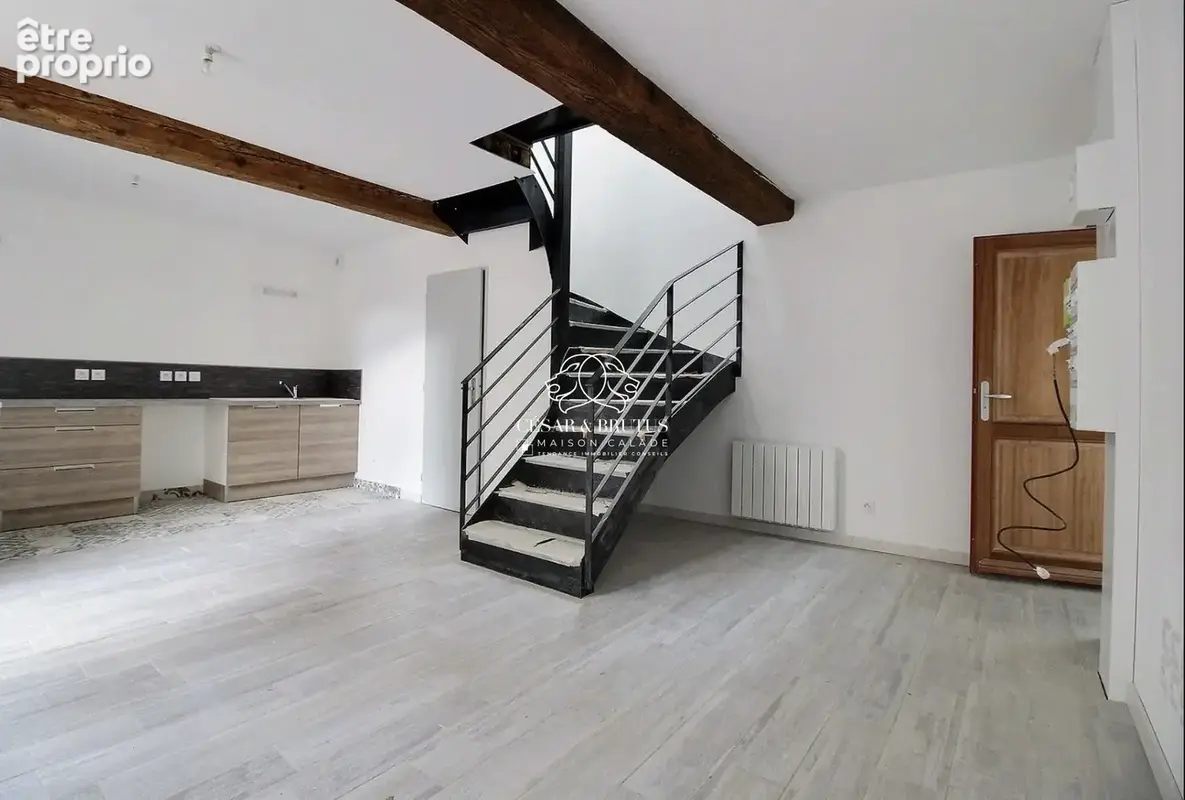 Appartement 330 m² à Villefranche-Sur-Saone  - photo 2