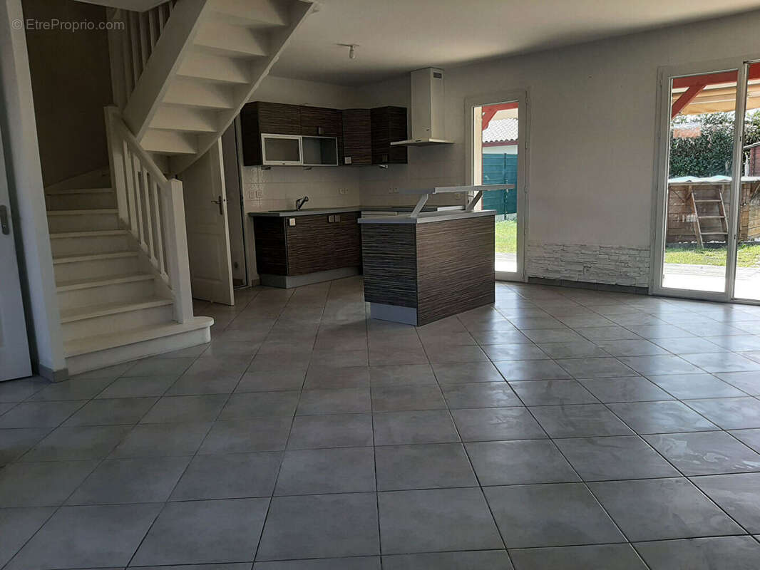 Maison 90 m² à Saint-Martin-De-Hinx  - photo 4