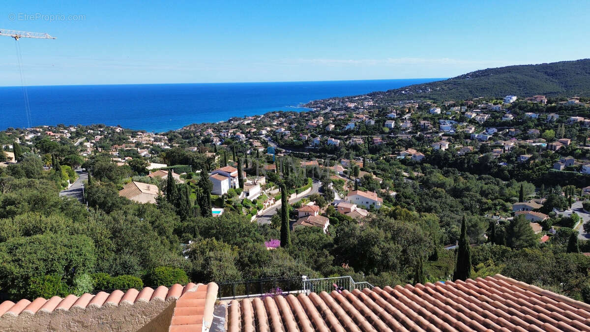 Maison à ROQUEBRUNE-SUR-ARGENS