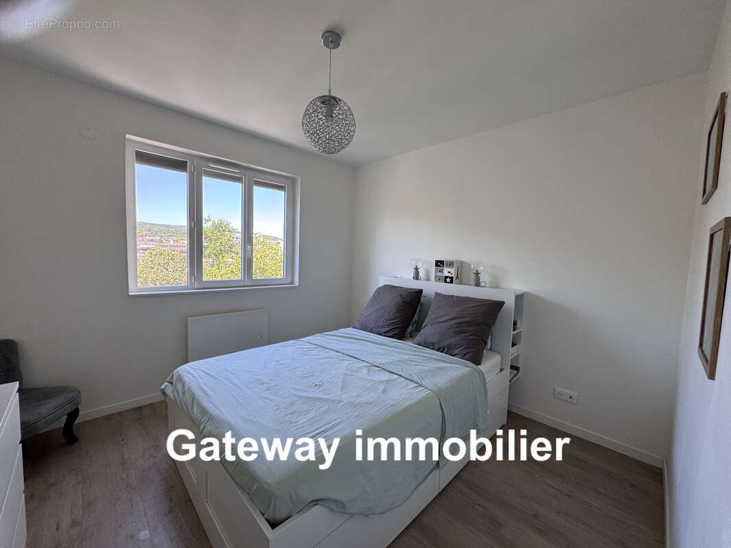 APPARTEMENT TYPE 5 Les salins - Vallières Proximité Jaude CLERMONT FD 63000 - photo 4