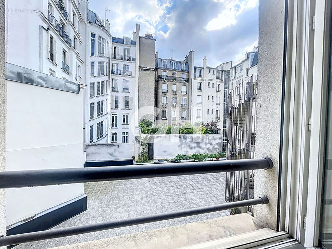 Appartement à PARIS-11E