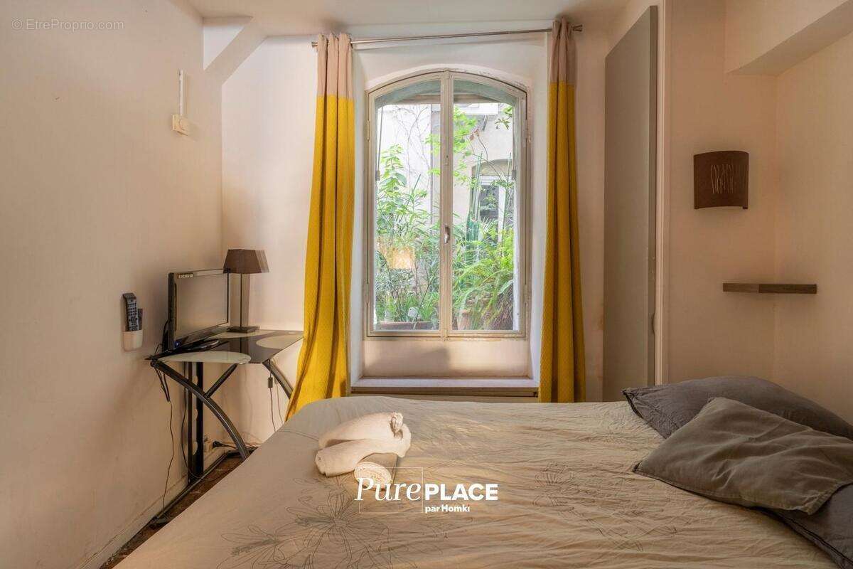 Appartement à MARSEILLE-1E