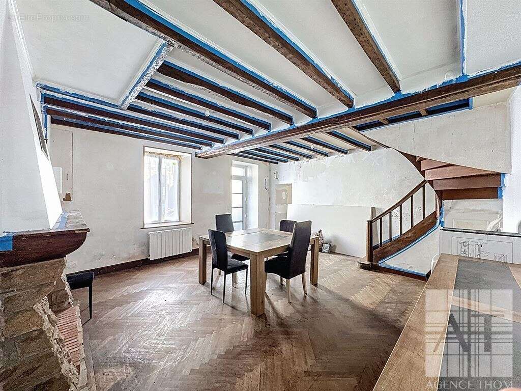 Maison à SAINT-HILAIRE-DU-MAINE