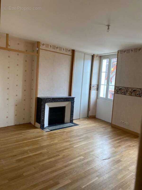 Appartement à BRIENON-SUR-ARMANCON