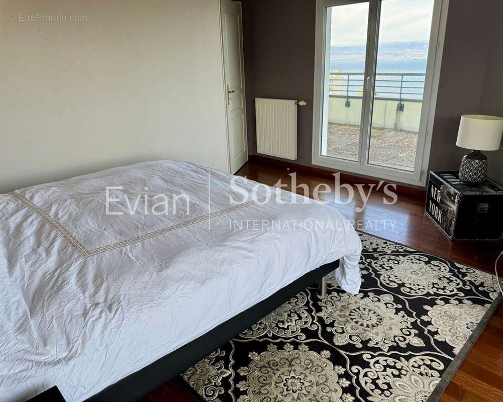 Appartement à EVIAN-LES-BAINS