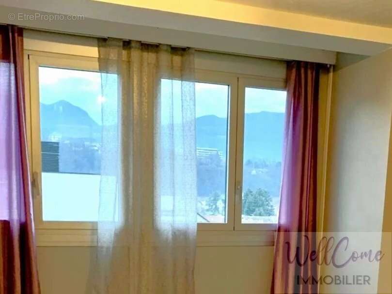 Commerce à AIX-LES-BAINS