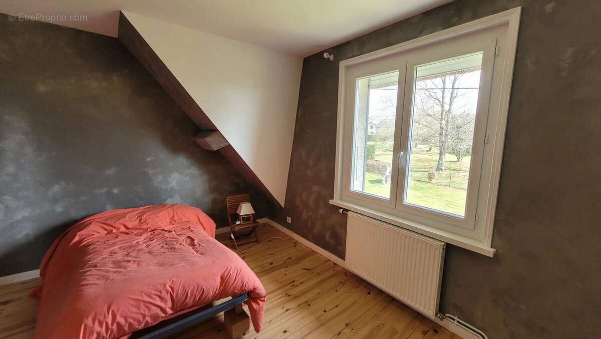 Maison à LE CHAMBON-SUR-LIGNON