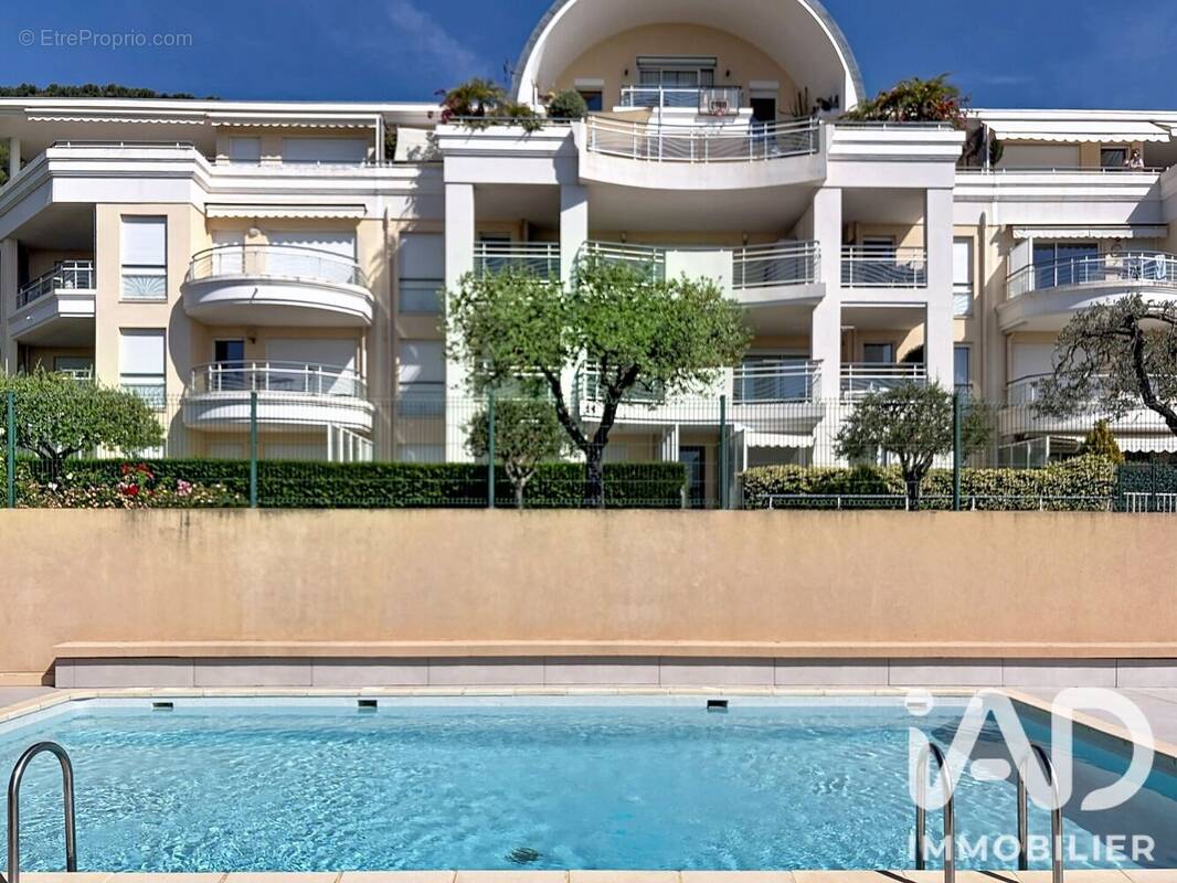 Photo 1 - Appartement à ROQUEBRUNE-CAP-MARTIN