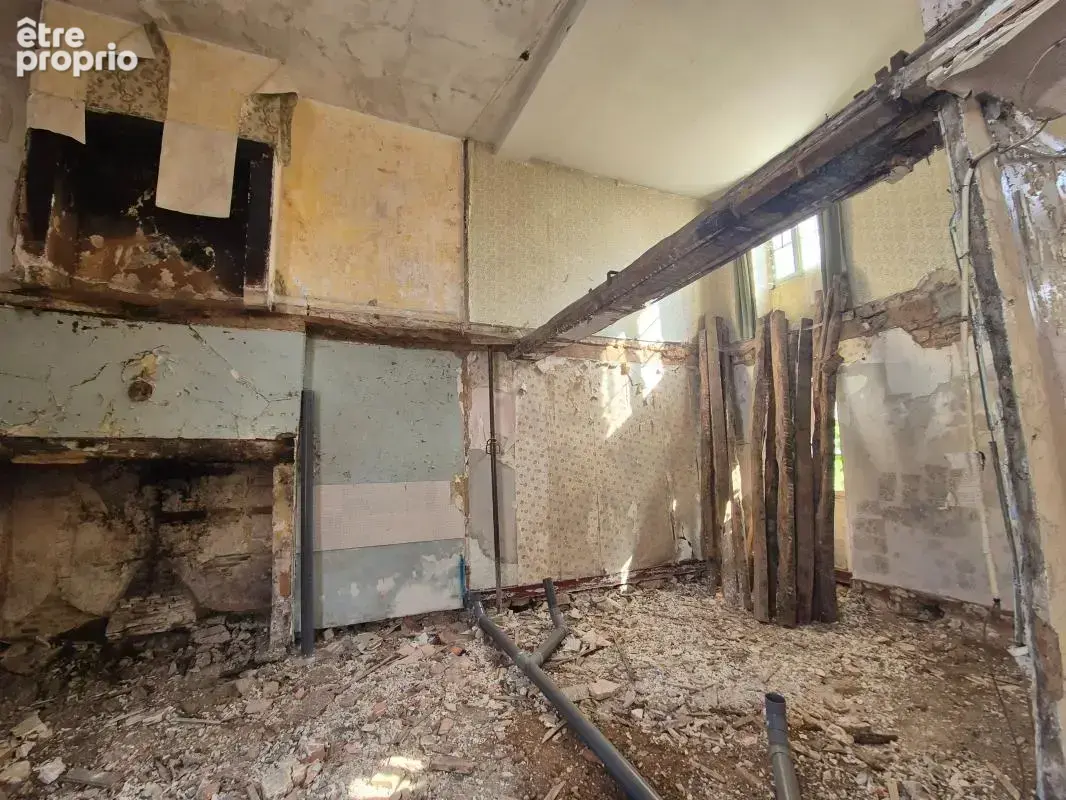 Maison à rénover entièrement au cœur du village – Thenon - photo 2