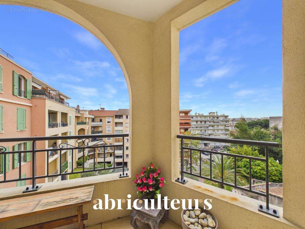 Appartement à CAGNES-SUR-MER