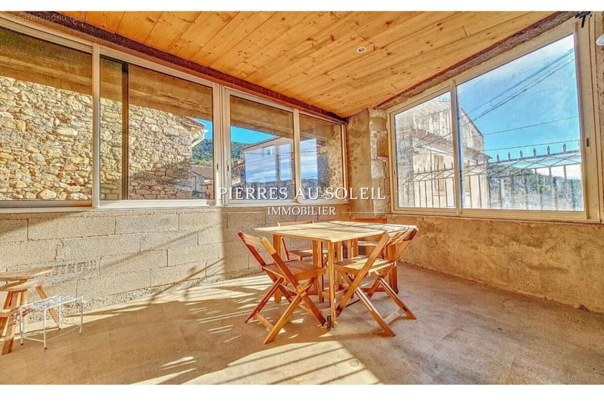 Maison à LA TOUR-SUR-ORB