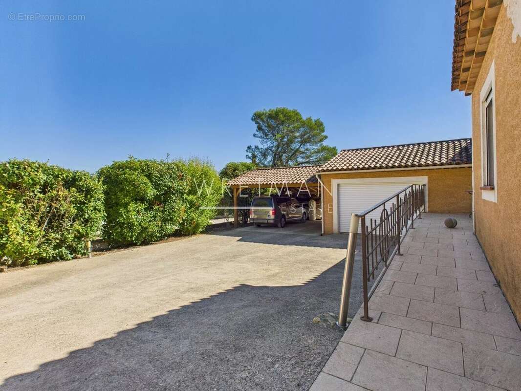 Maison à FLASSANS-SUR-ISSOLE