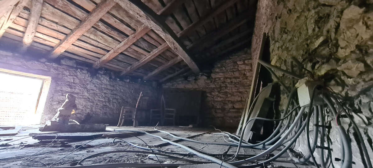 Maison 120m² à neuville-sur-ain - photo 16